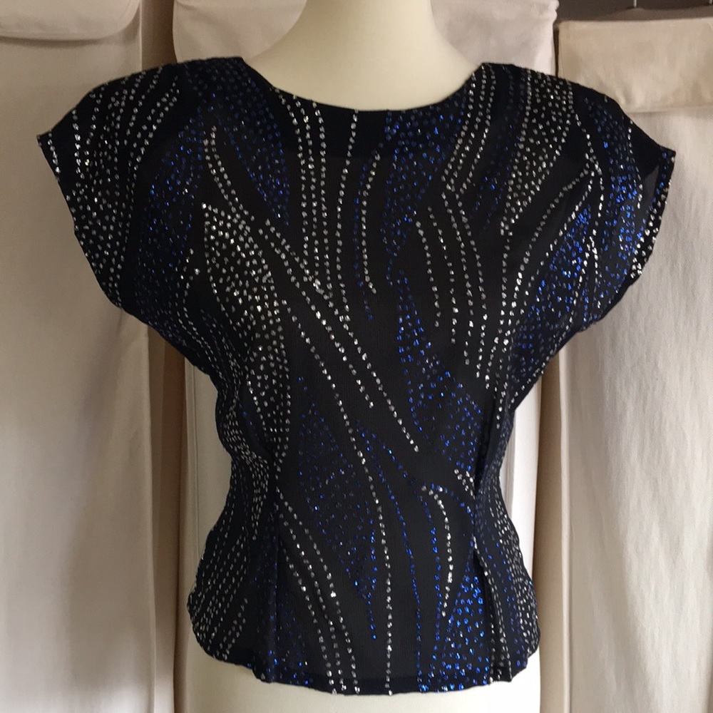 Stunning blouse with deep plunge back - Picture 1 of 6